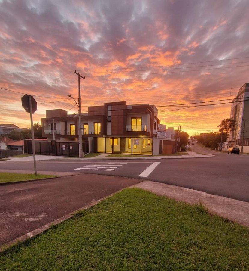 Sobrado - Venda - Capo Raso - Curitiba - PR